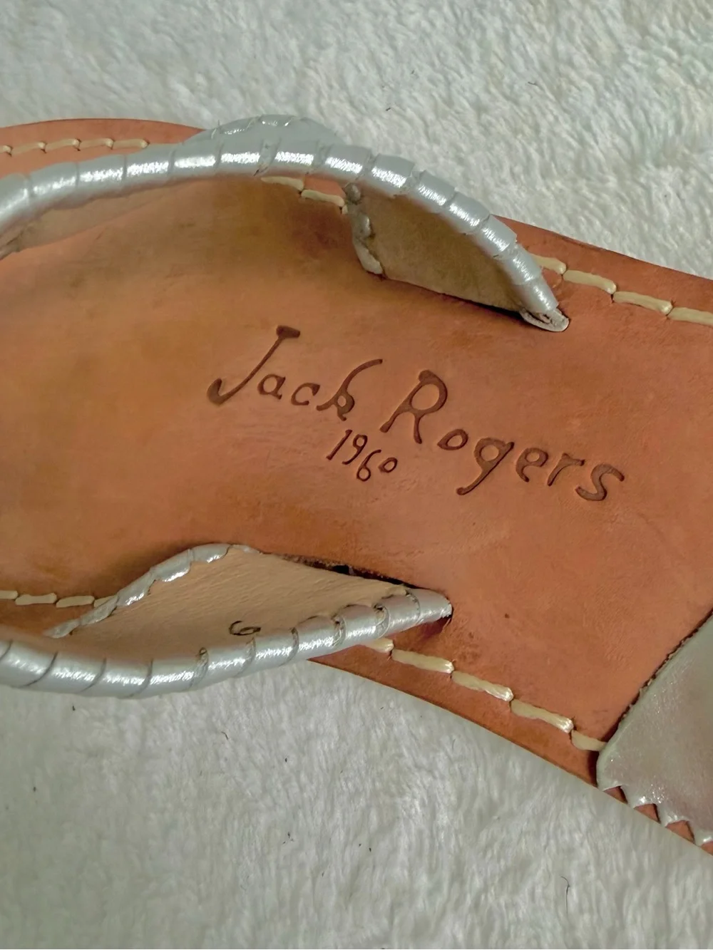 Jack Rogers Jacks Hampton Sandal Silver Metallic Leather Whipstitch Thong Size 6